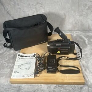 Panasonic Palmcorder PV-L858D VHS-C Photoshot Camcorder Bundle TESTED WORKING